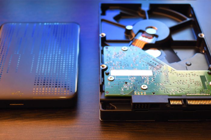 SSD和HDD硬碟的含義、歷史和差異